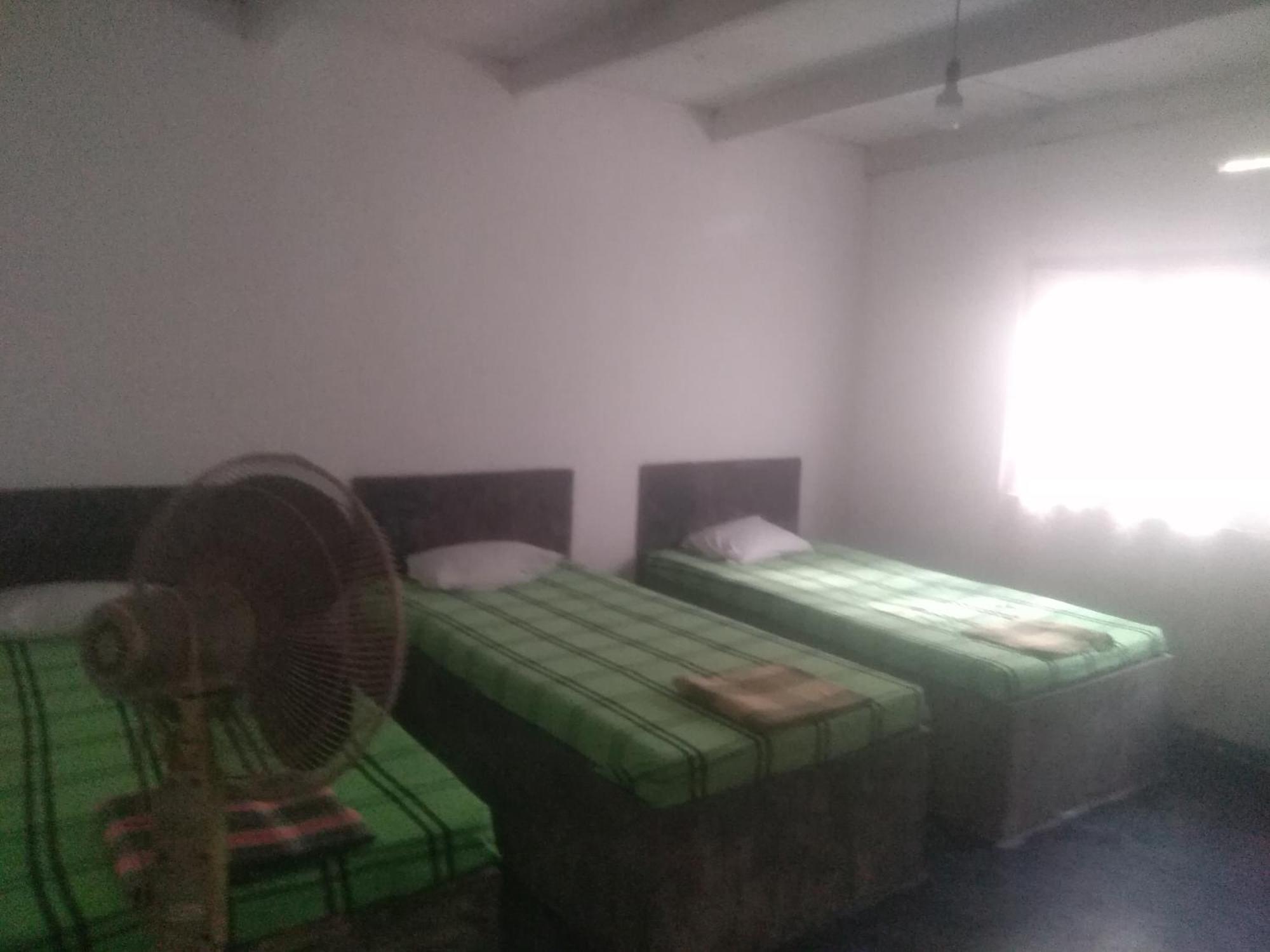 Sinharaja Hostel 114 Deniyaya Oda fotoğraf